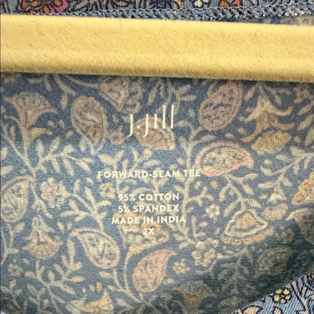 J. Jill Light  Blue Paisley V-Neck Women's Top Forward Seam Tee 2X - Picture 2 of 5